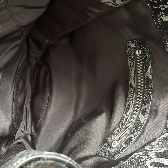 6126 Lindsay Lohan TEMPEST Python Handbag - Picture 11 of 12